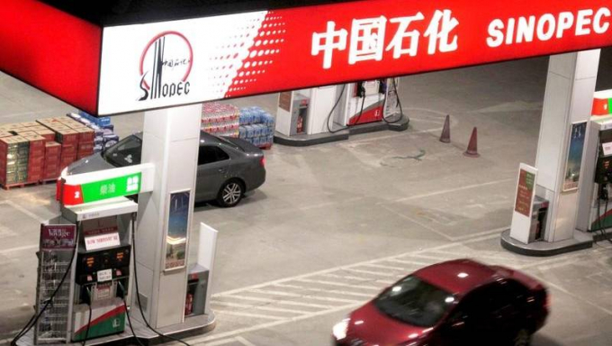 Tập đoàn Sinopec của Trung Quốc tuyên bố tạm dừng các cuộc đàm phán đầu tư lớn vào nhà máy hóa dầu và liên doanh tiếp thị khí đốt với Nga. Ảnh: Examiner