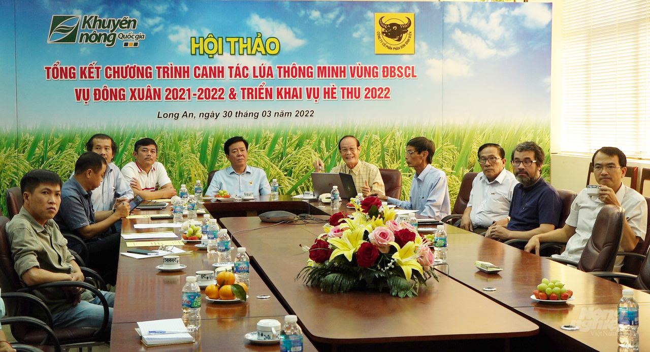 Conference on Smart Rice Farming Program. Photo: Minh Sang.