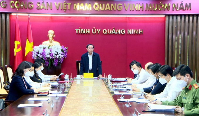 Ông Nguyễn Xuân Ký, Bí thư Tỉnh ủy, Chủ tịch HĐND tỉnh, kết luận cuộc họp. Ảnh: Thu Chung