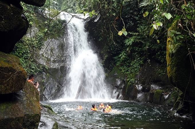 Kem stream, where people can swim and feel the cold water. Photo: Toan Nguyen.