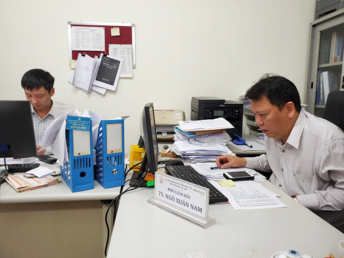 Cán bộ Văn phòng SPS Việt Nam làm việc ngày đêm để tháo gỡ khó khăn, vướng mắc cho doanh nghiệp. Ảnh: Bảo Thắng.