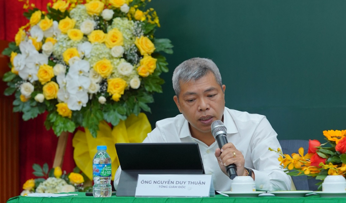Ông Nguyễn Duy Thuận, Tổng Giám đốc trả lời câu hỏi của cổ đông.