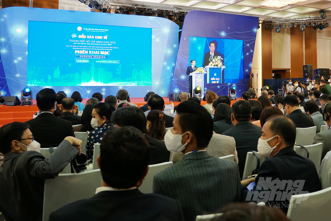 Diễn đàn Kinh tế TP.HCM có sự tham dự của hơn 900 đại biểu trong và ngoài nước. Ảnh: Nguyễn Thủy.