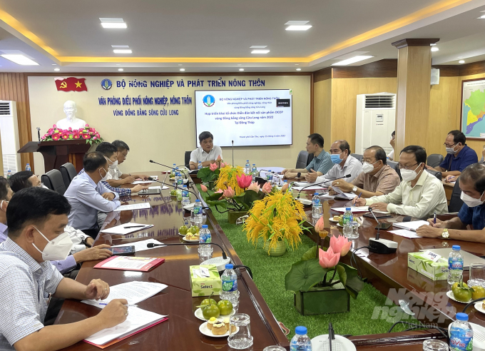 Thứ trưởng Trần Thanh Nam chủ trì cuộc họp chuẩn bị Diễn đàn kết nối sản phẩm OCOP ĐBSCL. Ảnh: Hữu Đức.