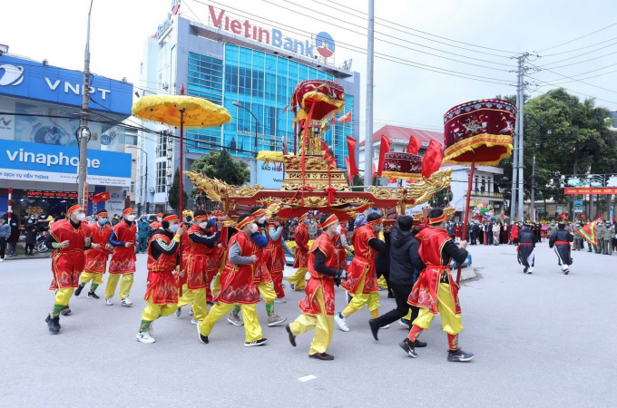 Đoàn rước kiệu trong lễ hội Kỳ Hoa. Ảnh: Vietnam+.