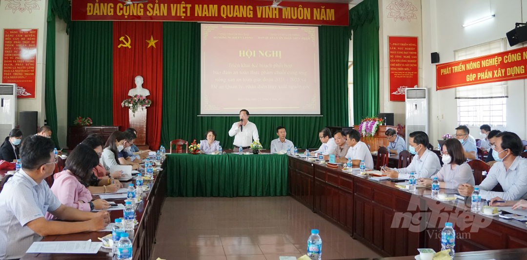 Ông Nguyễn Văn Thắng, Phó Giám đốc Sở NN-PTNT tỉnh Đồng Nai phát biểu tại buổi làm việc với Ban Quản lý (BQL) ATTP TP.HCM, ngày 22/4. Ảnh: Nguyễn Thủy.
