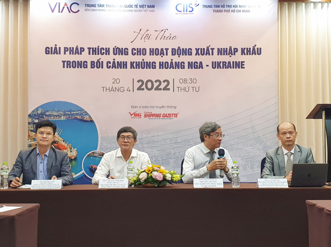 Workshop on 'Adaptive solutions for import - export activities in the context of the Russia - Ukraine conflict' organized by Vietnam International Arbitration Center (VIAC) in collaboration with Center for International Integration Support (CIIS) in Ho Chi Minh city was held on the morning of April 20. Photo: Nguyen Thuy.