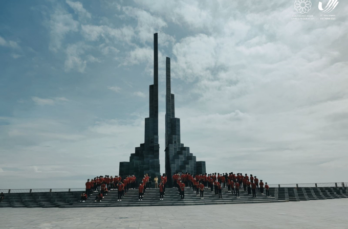 Tháp Nghinh Phong là 'đại cảnh' trong MV 'Hãy tỏa sáng'.