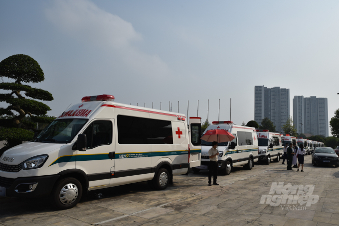 BIDV đã trao tặng 65 xe cứu thương có tổng giá trị 78 tỷ đồng. 