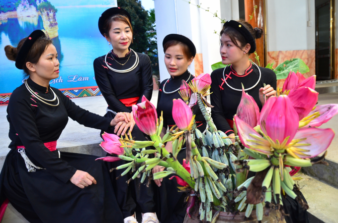 The beauty of Thuong Lam women. Photo: Duong Dinh Tuong.