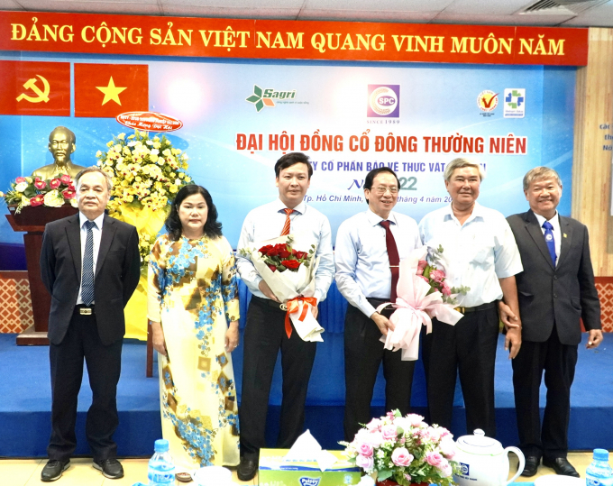 Hội đồng quản trị Công ty Cp BVTV Sài Gòn ra mắt cổ đông tại Đại hội. Ảnh: Đức Trung.