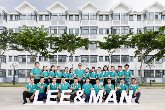 Công ty Lee & Man Việt Nam tự hào xây dựng thành công đội ngũ nhân viên trình độ tay nghề cao. Ảnh: KA.