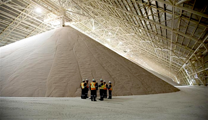 Hai nhà sản xuất phân bón lớn ở Bắc Mỹ là Nutrien và Mosaic Co sẵn sàng mở rộng dây chuyền sản xuất để bù đắp lỗ hổng do Nga và Belarus để lại. Ảnh: Mining.com