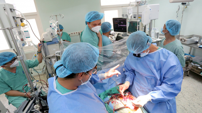 Ca ghép tim xuyên Việt đặc biệt do Bệnh viện Trương ương Huế thực hiện trong hoàn cảnh bình thường mới sau đại dịch COVID-19. 