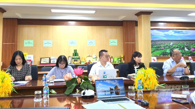 Thứ trưởng Bộ NN-PTNT Trần Thanh Nam đánh giá cao đề xuất của thành viên Dự án MCRP. Ảnh: Kim Anh.