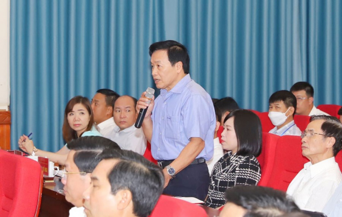 Cử tri quận Lê Chân có nhiều kiến nghị trực tiếp đến Chủ tịch Quốc hội. Ảnh: Đàm Thanh.