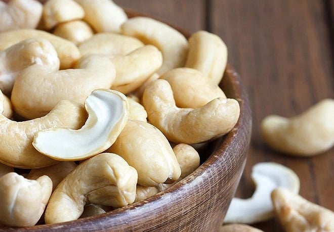 There are still many containers of Vietnamese cashew nuts stuck at Italian ports due to the way shipping companies require deposits by large amounts of money to release the merchandise.
