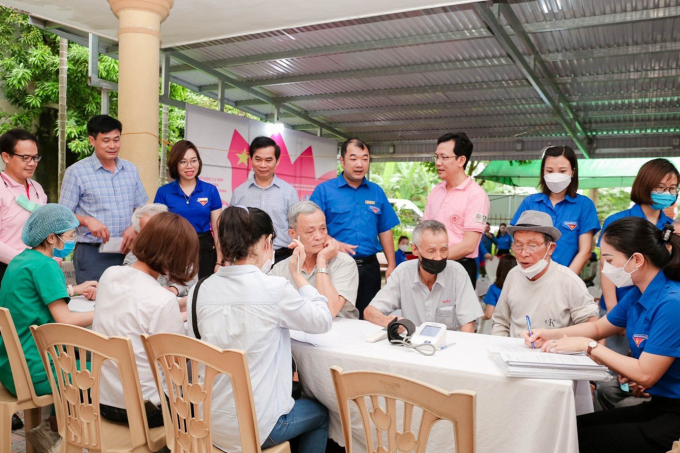 Tại khu vực miền Bắc, các đại diện của C.P. Việt Nam cũng đã đến thăm hỏi và tham gia hỗ trợ chương trình. Ảnh: CPV.