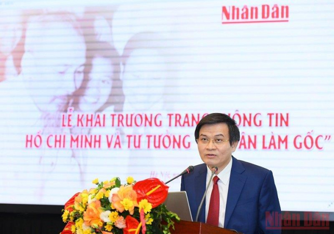 Đồng chí Đoàn Minh Huấn phát biểu tại lễ khai trương Trang thông tin Hồ Chí Minh và tư tưởng 'lấy dân làm gốc'. Ảnh: Thành Đạt.