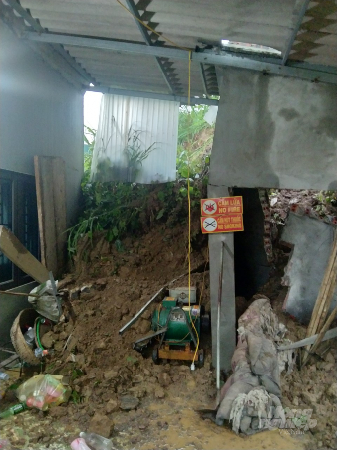 Một ngôi nhà của người dân ở xã Đồng Quý, huyện Sơn Dương, tỉnh Tuyên Quang bị hư hỏng do sạt lở. Ảnh: Văn Hồ.