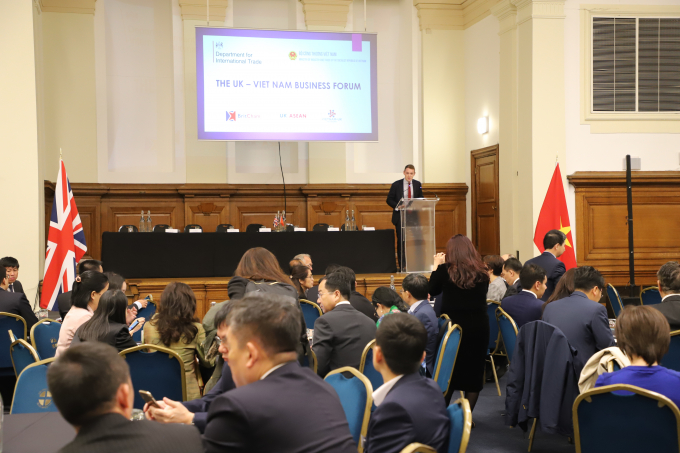 Vietnam - UK Business Connection Forum has attracted the participation of more than 100 businesses, associations and related organizations in the two countries. Photo: Nguyen Thanh.