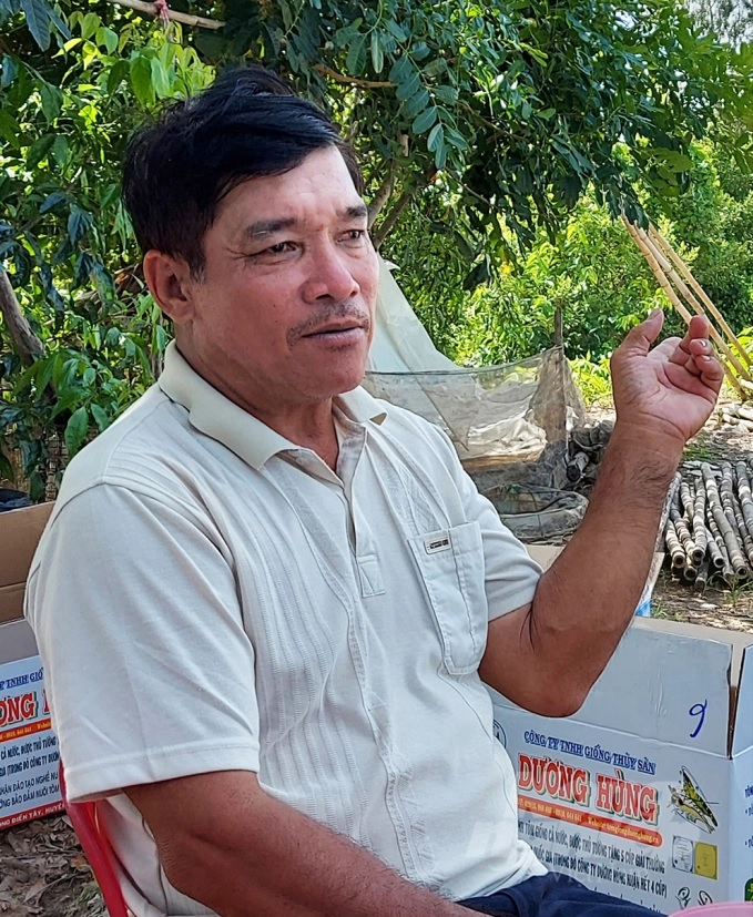 Mr. Le Van Mua, Director of Tri Luc cooperative. Photo: Do Khue.