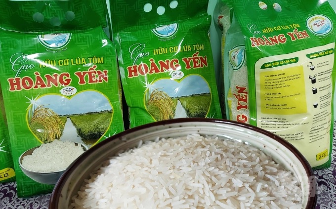 Hoang Yen organic rice - a product of the organic shrimp-rice model. Photo: Do Khue.