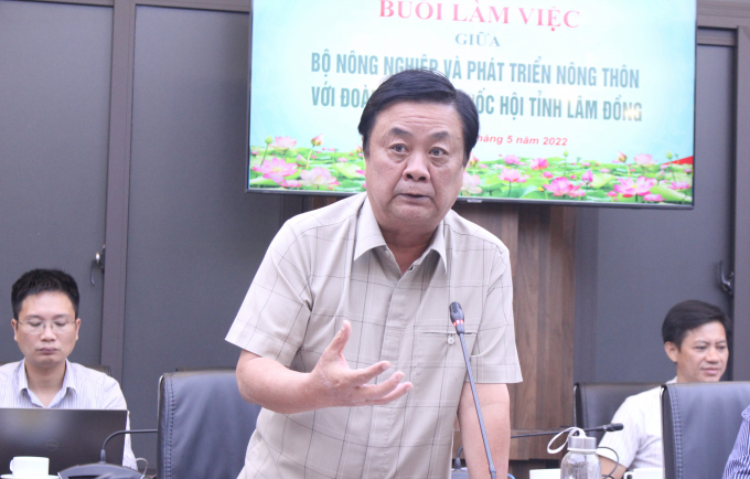 Theo Bộ trưởng Bộ NN-PTNT Lê Minh Hoan, muốn bảo vệ được rừng, phải tạo được sinh kế bền vững cho người dân. Ảnh: Trung Quân.