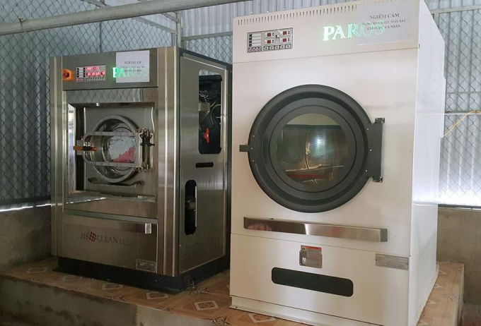 Những chiếc máy sấy, máy giặt mua sắm tại 5 Bệnh viện tuyến huyện bị nâng khống giá lên tới 14,4 tỷ đồng.