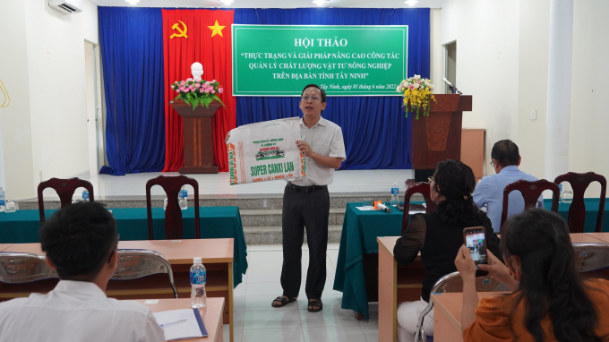 Ông Nguyễn Đình Xuân - Giám đốc Sở NN-PTNT tỉnh Tây Ninh trình bày tại hội thảo. Ảnh: Trần Trung.