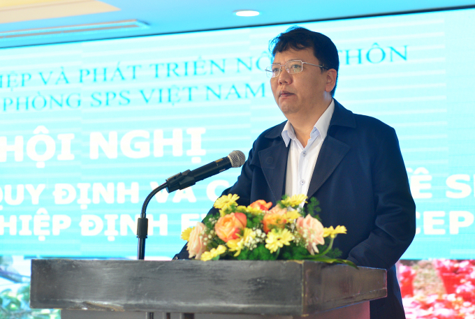 Dr. Ngo Xuan Nam, Deputy Director of Vietnam SPS Office speaking at the training session in Lam Dong on June 2.