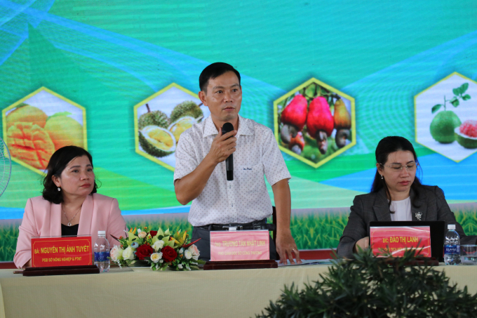 Deputy Director of Binh Phuoc Department of Industry and Trade Truong Tan Nhat Linh speaking at the conference. Photo: Tran Trung.