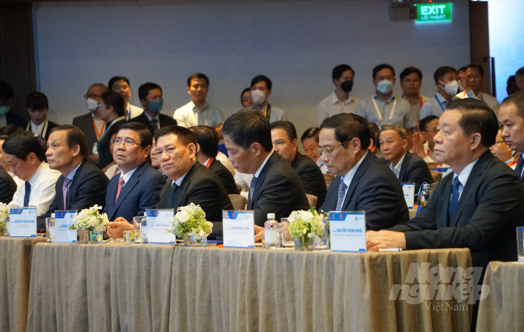 On the afternoon of June 5, within the framework of the Vietnam Economic Forum, a plenary session, and high-level policy dialogue took place. Photo: Nguyen Thuy.