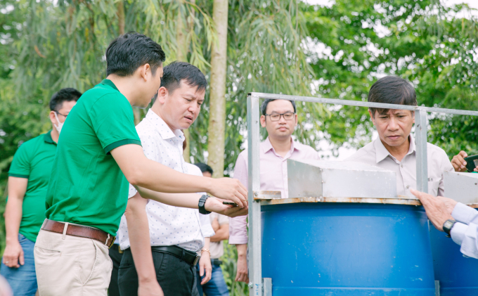 Ngành chức năng đang kiểm tra mô hình thu gom vỏ chai, bao bì thuốc BVTV đã qua sử dụng tại huyện Lấp Vò.