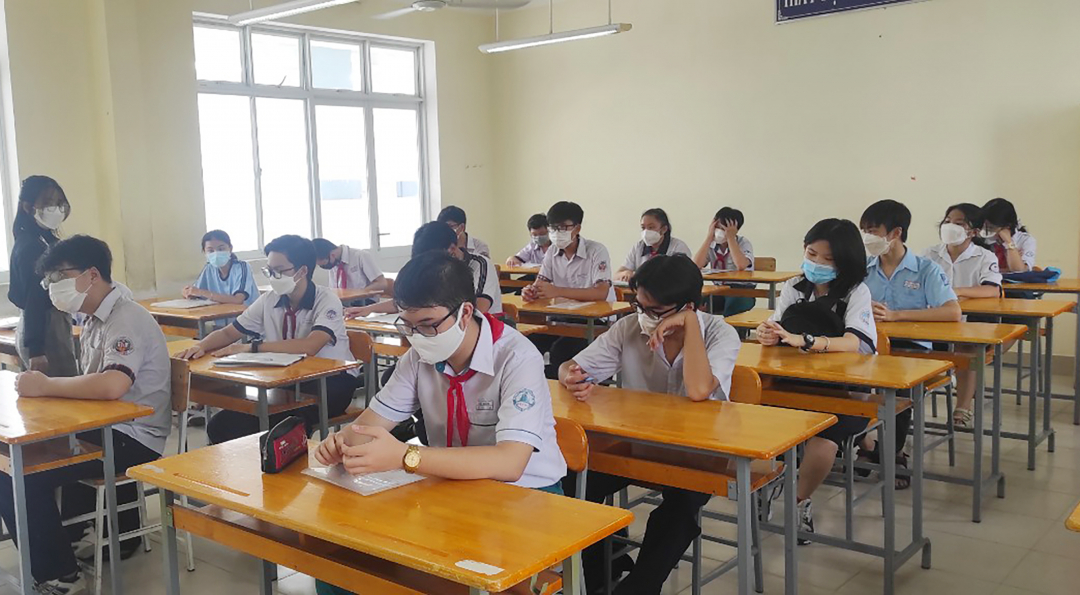 Học sinh tại điểm thi Trường THPT Đống Đa, quận Bình Thạnh. Ảnh: Đ.K.