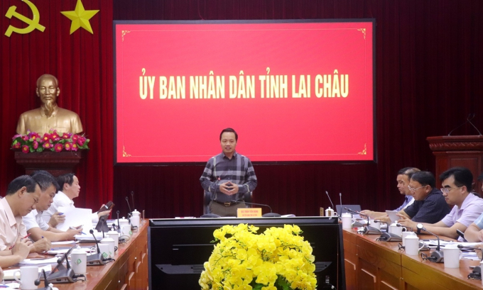 Chủ tịch UBND tỉnh Lai Châu Trần Tiến Dũng phát biểu tại cuộc họp triển khai 3 chương trình mục tiêu quốc gia. Ảnh: T.L