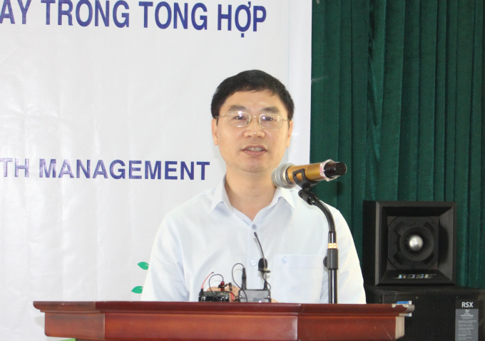 Mr. Nguyen Quy Duong, Deputy Director of the Department of Plant Protection commended the trainers and trainees who have overcome difficulties to successfully complete the IPHM training course. Photo: Trung Quan.