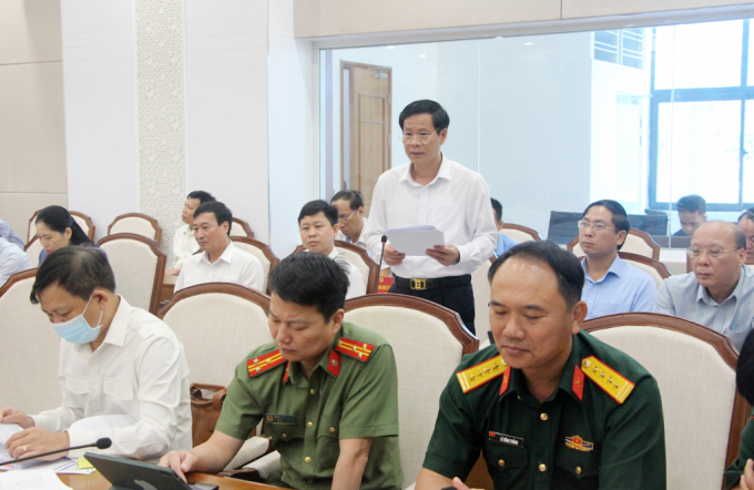 Lãnh đạo TP Uông Bí làm rõ việc giải quyết các kiến nghị của cử tri theo thẩm quyền. Ảnh: Báo Quảng Ninh