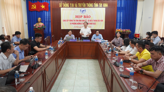 Ông Nguyễn Đình Xuân, Giám đốc Sở NN-PTNT tỉnh Tây Ninh thông tin tại buổi họp báo. Ảnh: Trần Trung.