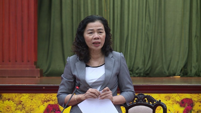 Thứ trưởng Bộ Tài chính, bà Vũ Thị Mai trao đổi tại buổi gặp mặt.