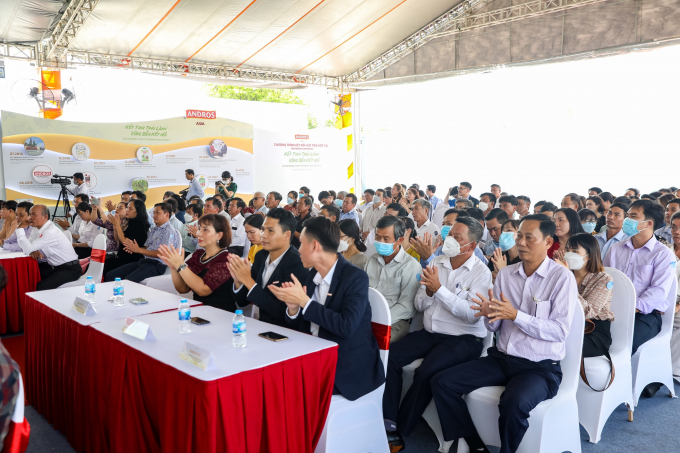 The partnership conference on cooperation promotion and connection attracts the participation of many farmers and fruit suppliers in Tien Giang.