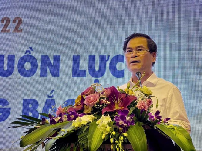 Ông Bùi Văn Khắng - Phó Chủ tịch UBND tỉnh Quảng Ninh phát biểu chào mừng diễn đàn.