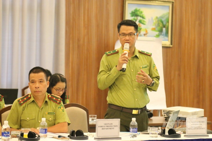 Mr. Nguyen Quoc Hieu, Deputy Director of the Forest Protection Department commented on the draft 'Memorandum of Understanding between the Forest Protection Department and the US Forest Service'. Photo: Dinh Muoi.