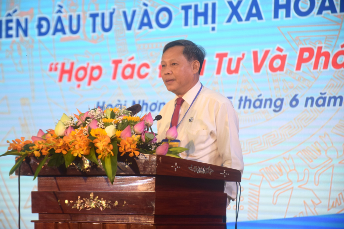Ông Phạm Trương, Bí thư-Chủ tịch UBND thị xã Hoài Nhơn (Bình Định) phát biểu tại Hội nghị xúc tiến đầu tư. Ảnh: V.Đ.T.