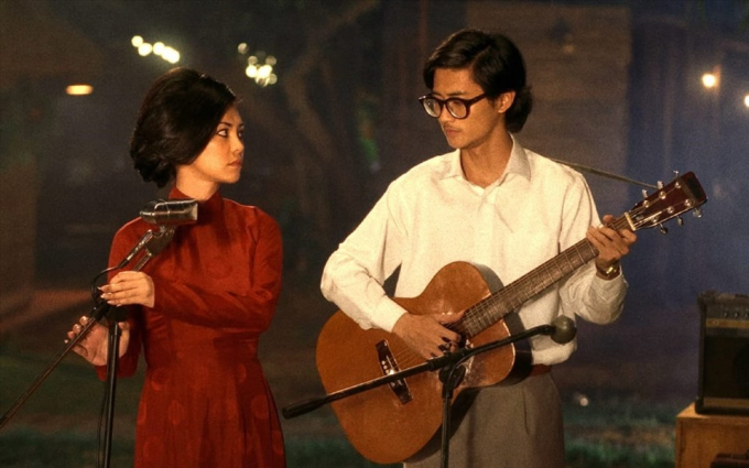 Hình ảnh Khánh Ly và Trịnh Công Sơn trong bộ phim 'Em và Trịnh'.