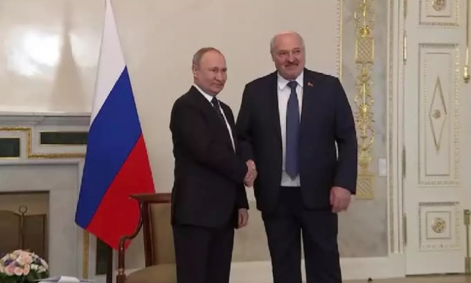 Tổng thống Nga V. Putin và người đồng cấp Belarus Alexander Lukashenko. Ảnh: RT 