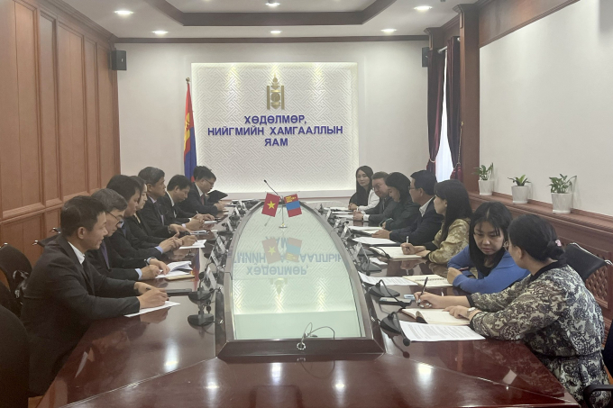 Overview of the working session on June 23 between the Ministry of Agriculture and Rural Development of Vietnam and the Ministry of Labor and Social Protection of Mongolia. Photo: Dang Quang Huy.