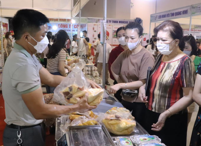 Các sản phẩm OCOP của huyện Tiên Yên tham gia Hội chợ OCOP Quảng Ninh - Hè 2022. Ảnh: Báo Quảng Ninh