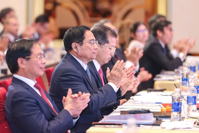 Thủ tướng Phạm Minh Chính đã nhấn mạnh, Đà Nẵng phải đẩy mạnh việc nghiên cứu, tìm ra động lực mới cho phát triển. Ảnh: VGP/Nhật Bắc.