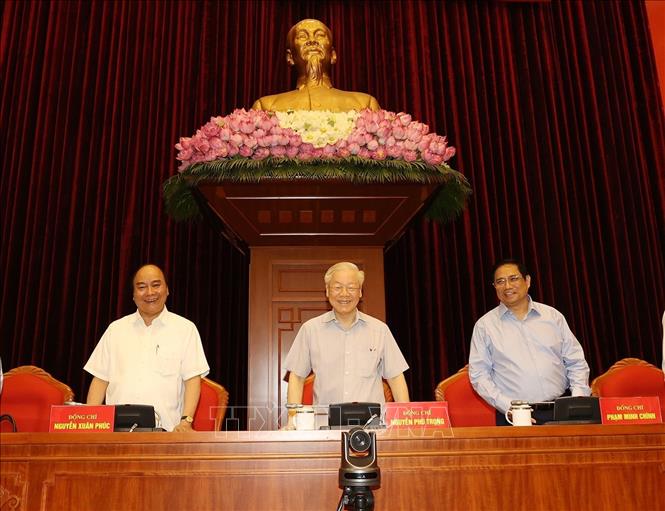 Tổng Bí thư Nguyễn Phú Trọng cùng các đồng chí lãnh đạo Đảng, Nhà nước chỉ đạo hội nghị. Ảnh: Trí Dũng/TTXVN.